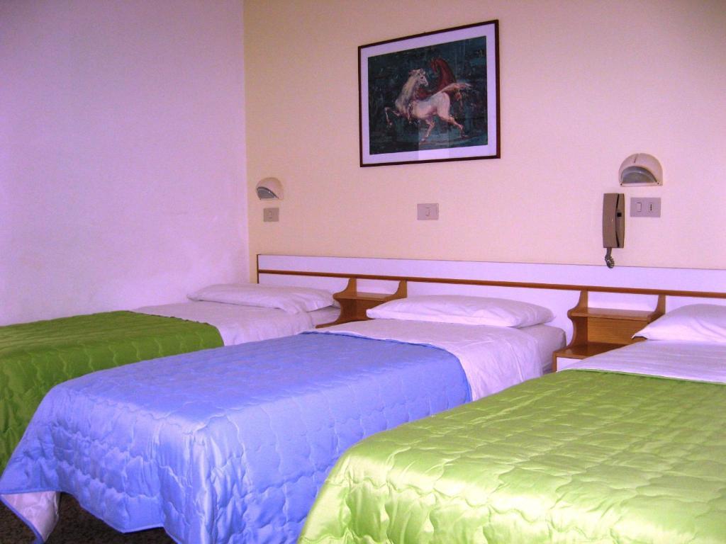 Hotel Toledo Rimini Room photo